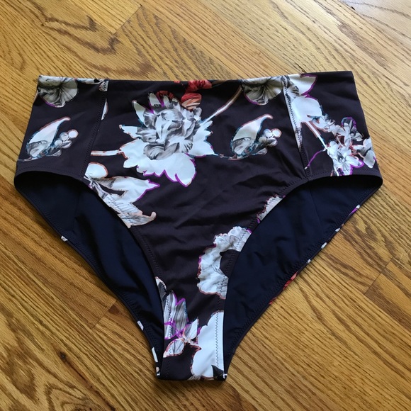 Athleta Other - NWT Athleta Piha High Waisted Bottom